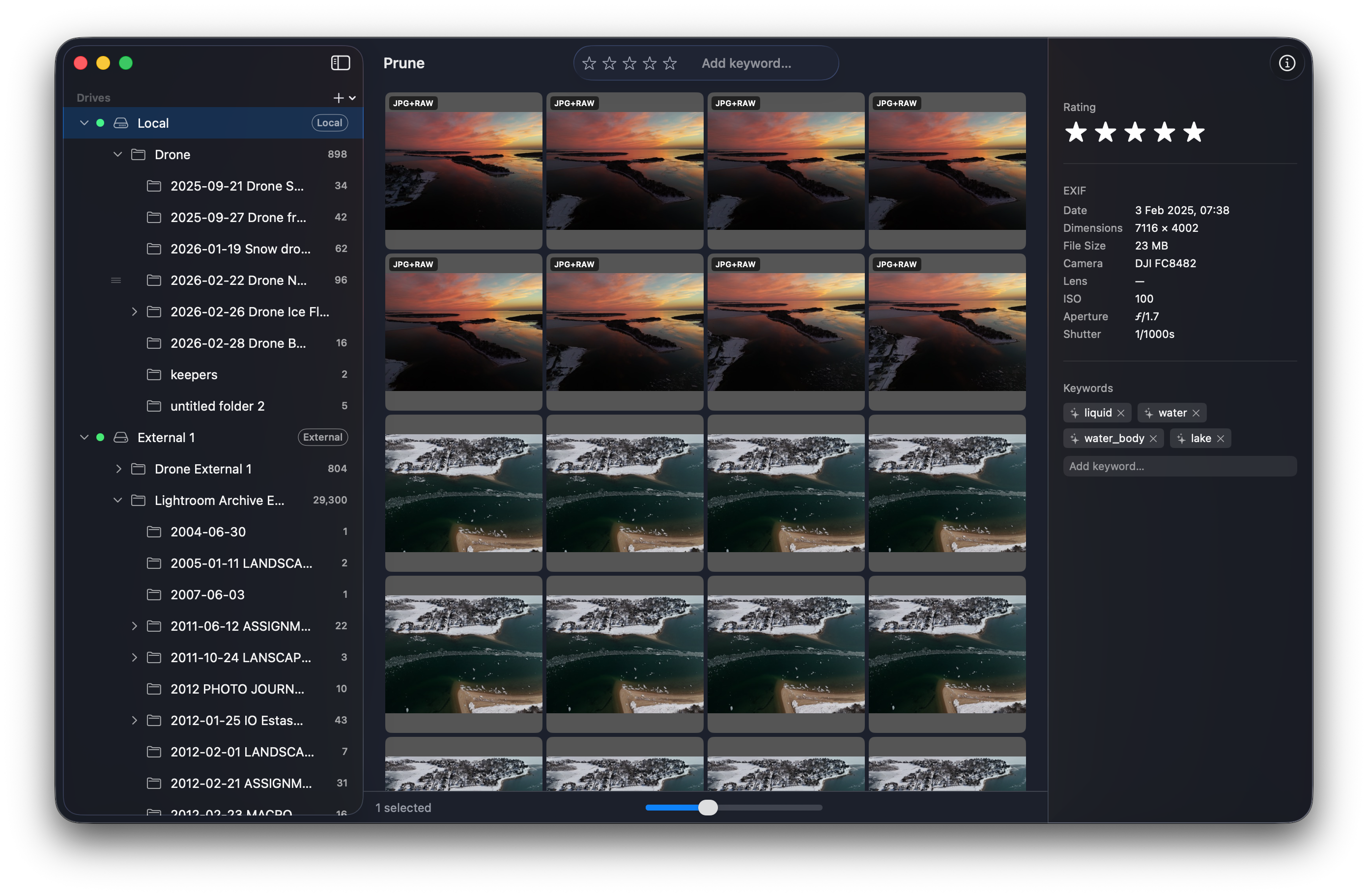The Prune inspector panel open on the right showing a 5-star rating, EXIF data, and keyword chips